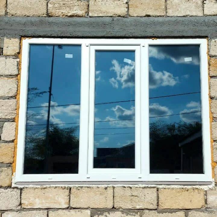 Окно из профиля KBE с двухкамерным стеклопакетом в доме в Атырау